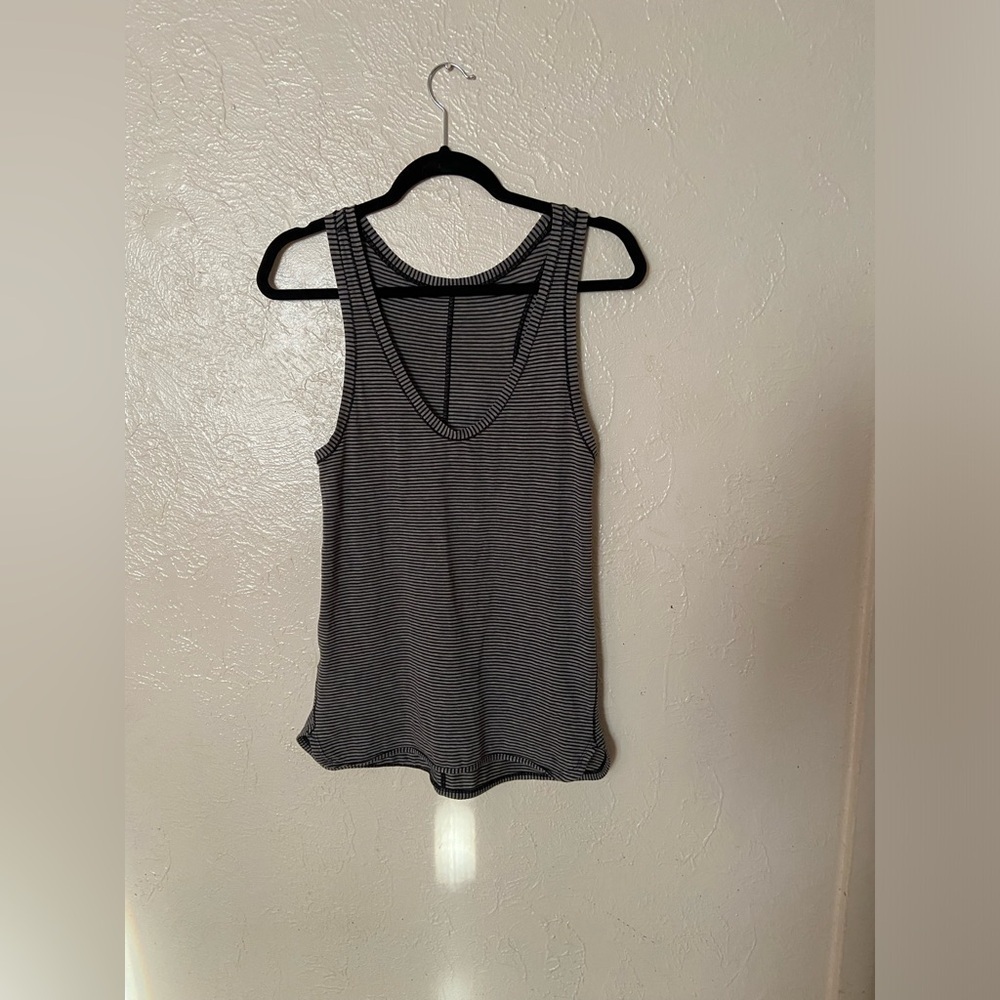 Lululemon top